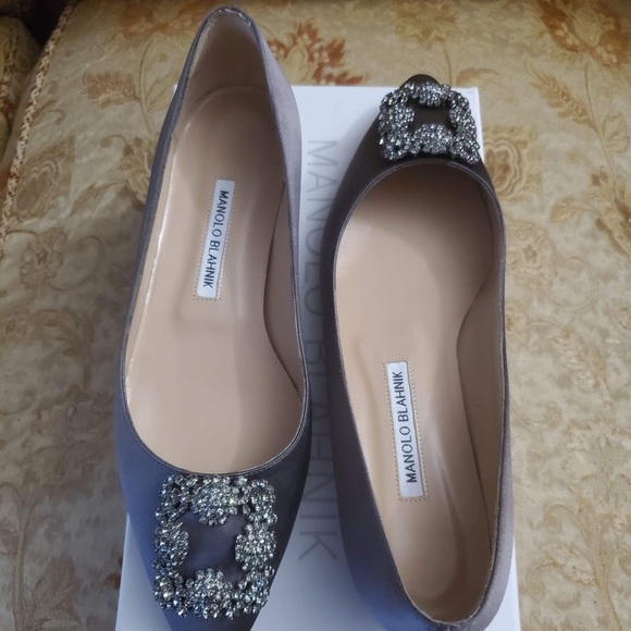 Manolo Hangisi Grey Satin Jewel Buckle Flats - Picture 5 of 8